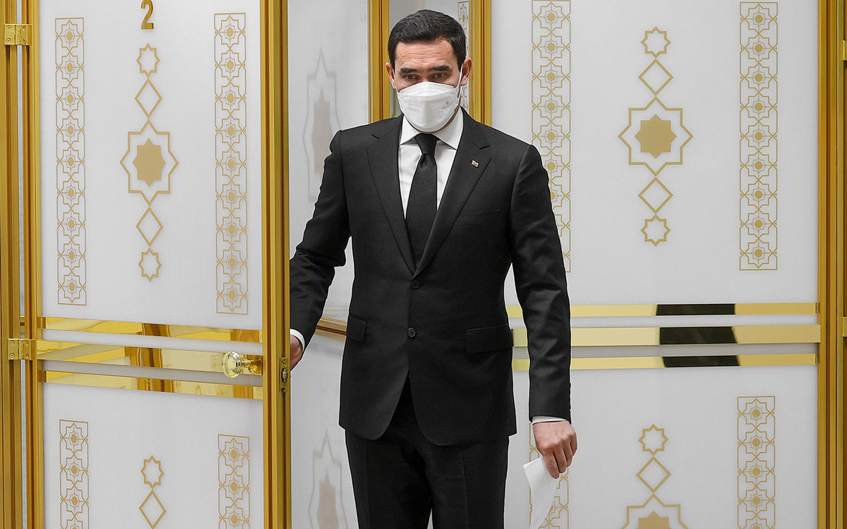 Новый президент Туркменистана вступил в должность"/>













