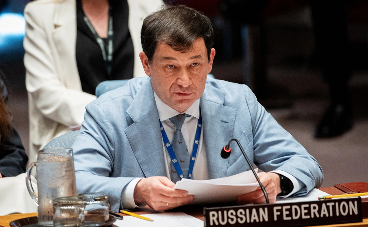 Angelina Katsanis / Reuters