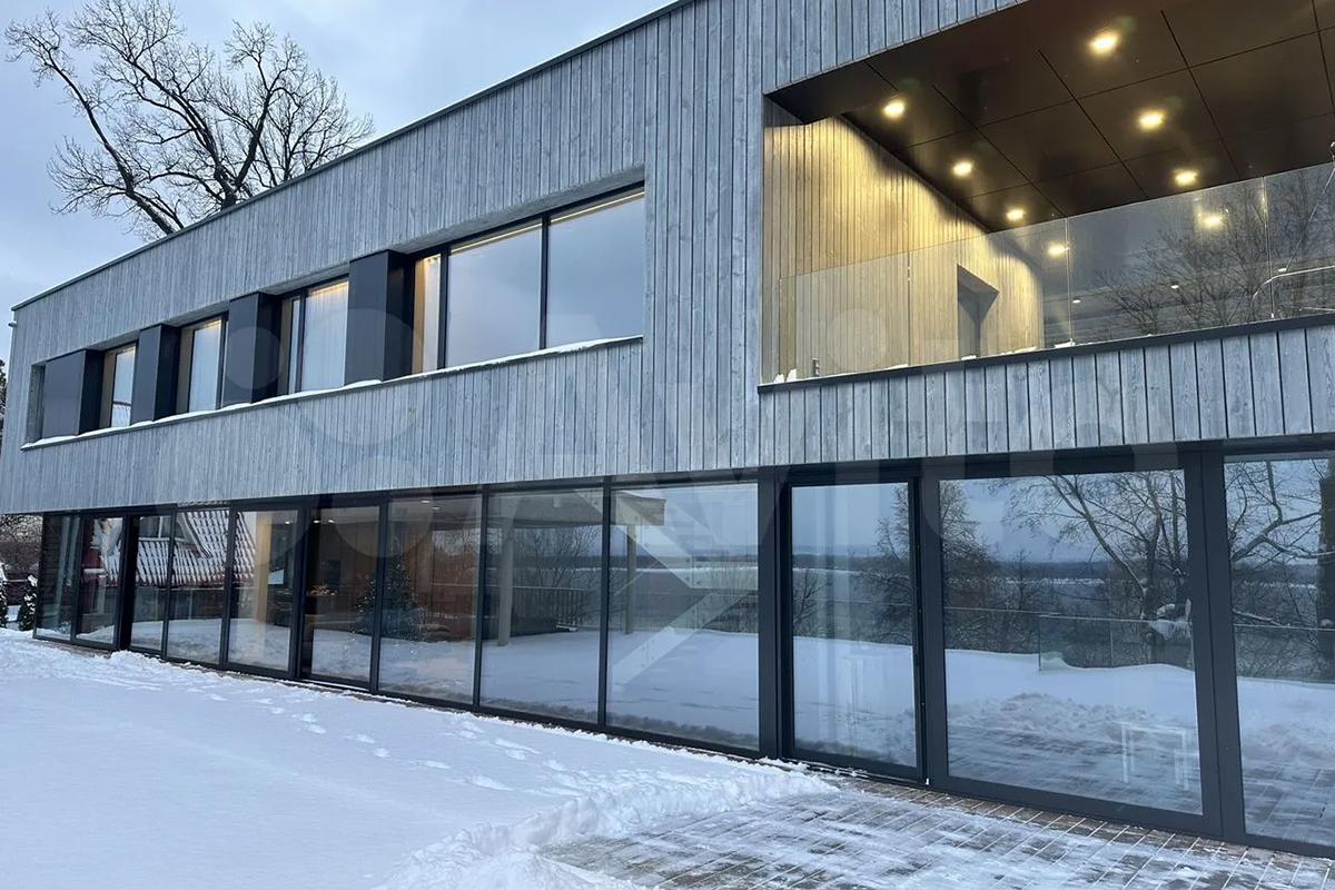 Как выглядят самые дорогие продающиеся в мегаполисах России дома