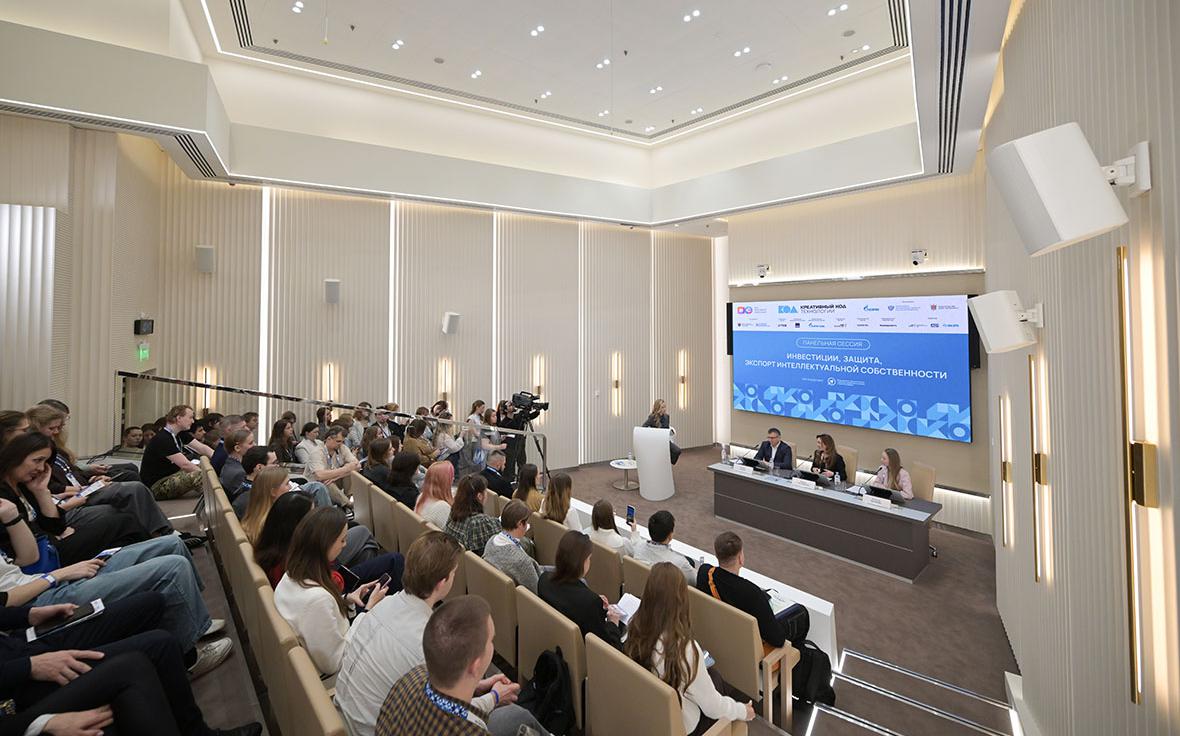 На форуме в Петербурге обсудили развитие креативных индустрий