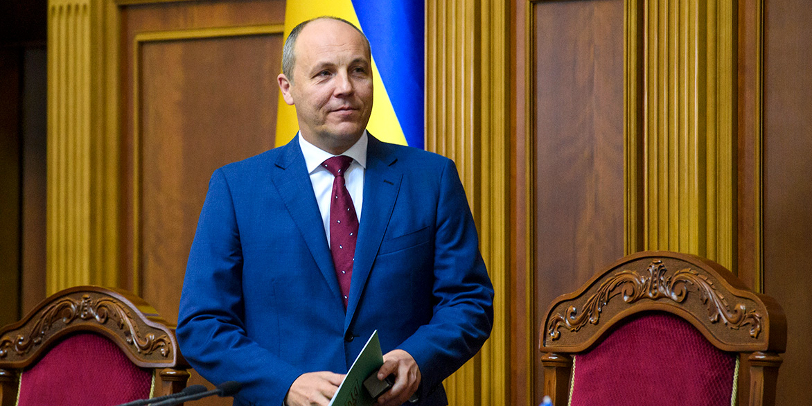 Спикер Рады подписал документ о введении санкций против украинских СМИ