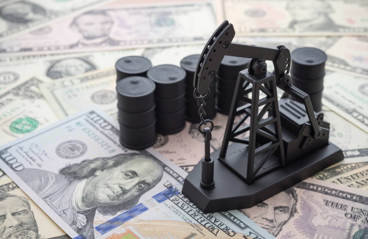 США ведут переговоры с союзниками об ограничении цен на российскую нефть