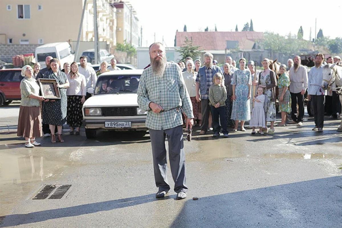 Кадр из сериала «Море. Горы. Керамзит» (2013)