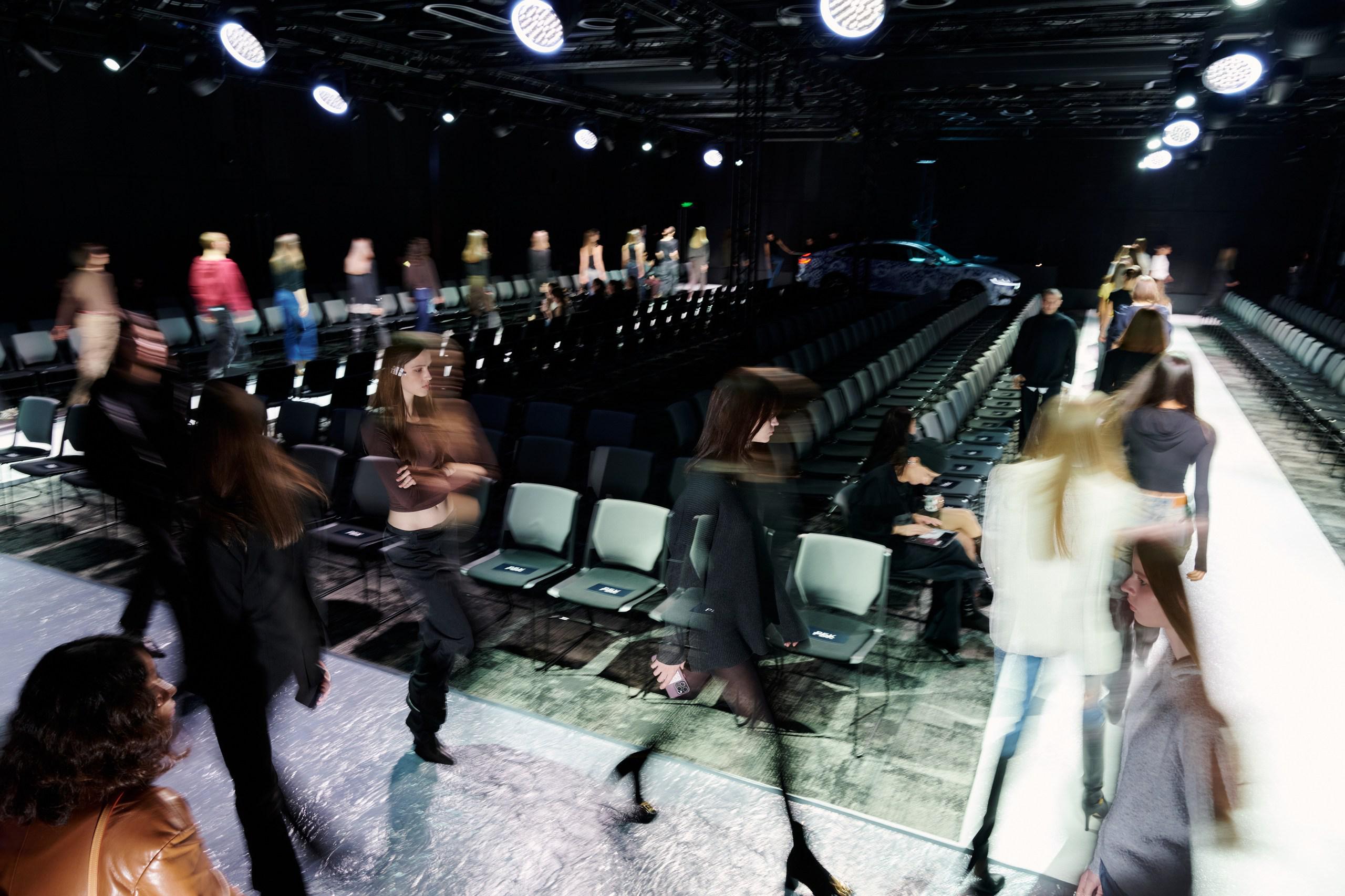 Репетиция показа TSUM Fashion Show в рамках проекта РБК x VOYAH Fashion Review