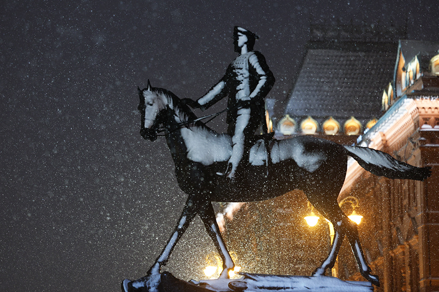 В середине дня городские службы перевели в режим повышенной готовности.