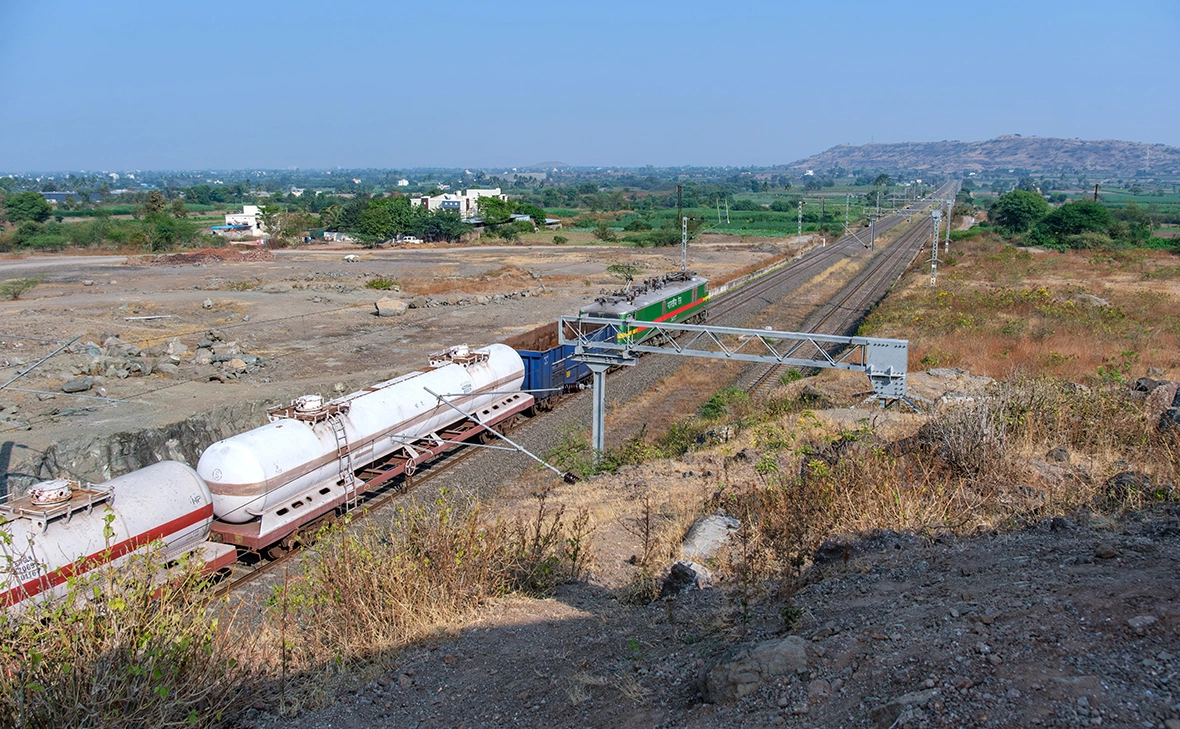 Dinesh Hukmani / Shutterstock