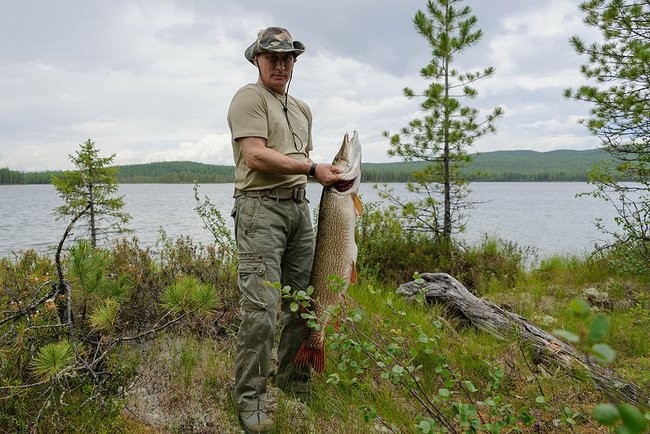 В.Путин в Красноярском крае поймал 21-килограммовую щуку 