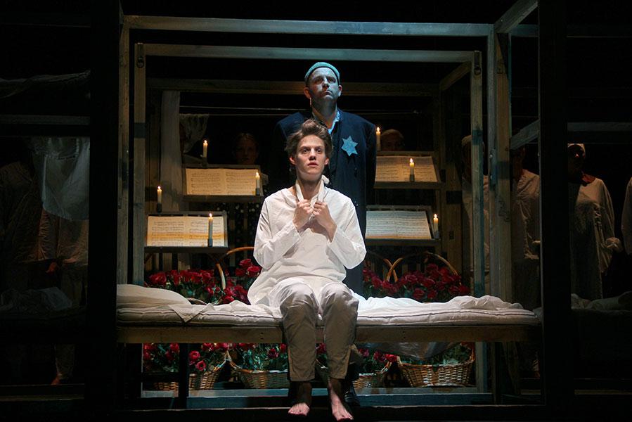 Павел Табаков и Федор Лавров в спектакле &laquo;Матросская тишина&raquo; в постановке Олега Табакова, Московский театр Олега Табакова, 2016 год