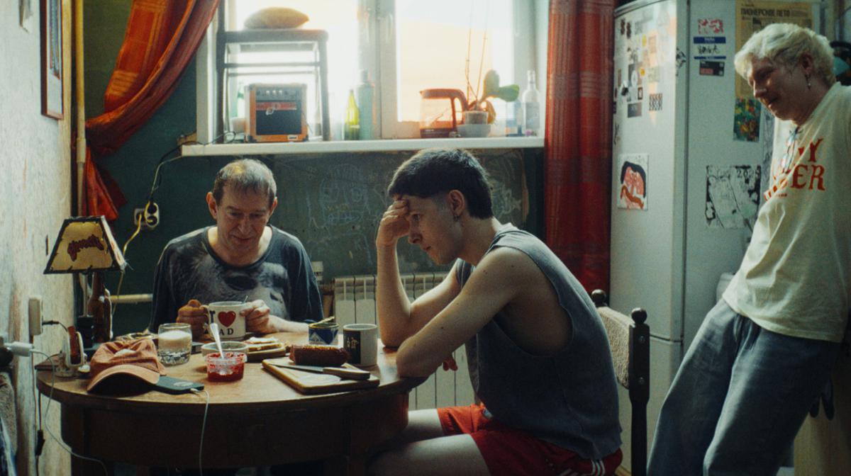 Кадр из фильма &laquo;Здесь был Юра&raquo;