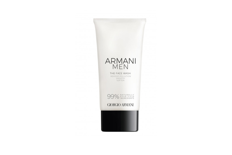 Очищающий гель для лица Armani Men включает в себя витаминный комплекс MAG с витамином C для защиты кожи, а также частички жожоба, которые отшелушивают кожу, придают ей сияние и гладкость. Экстракт коры березы в составе успокаивает кожу и создает эффект бережного пилинга