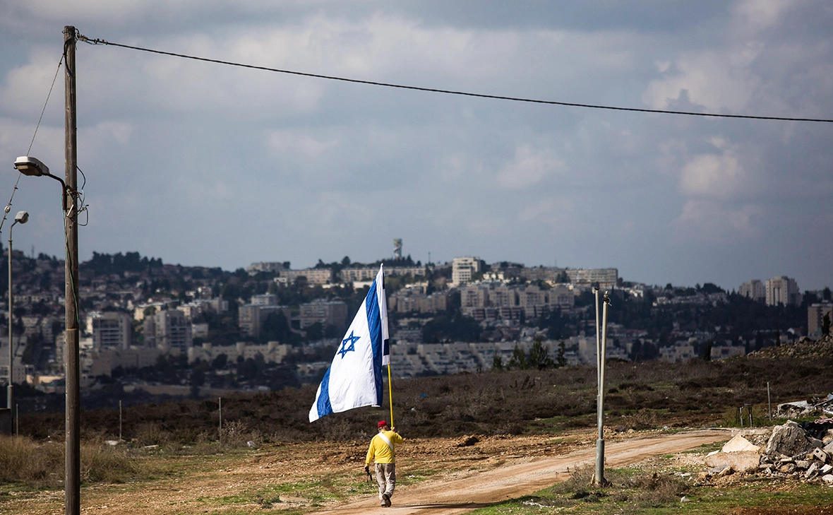 Amir Levy / Getty Images