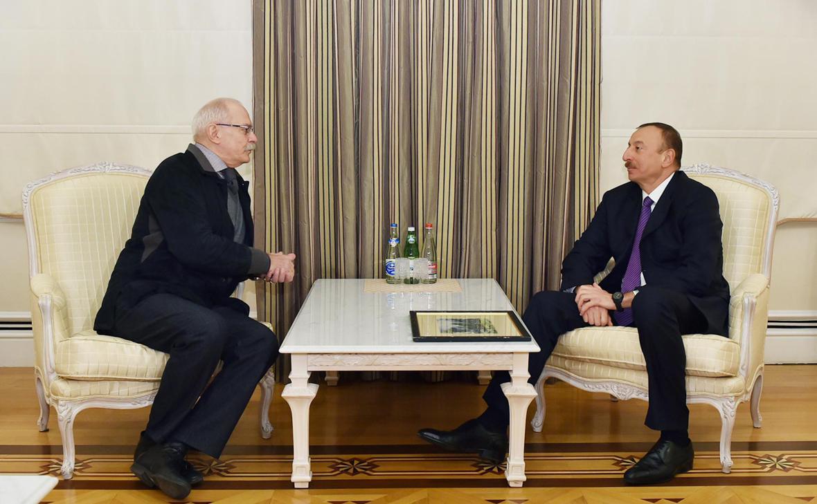 Режиссер Михалков рассказал о звонке Путина во время обеда с президентом Алиевым