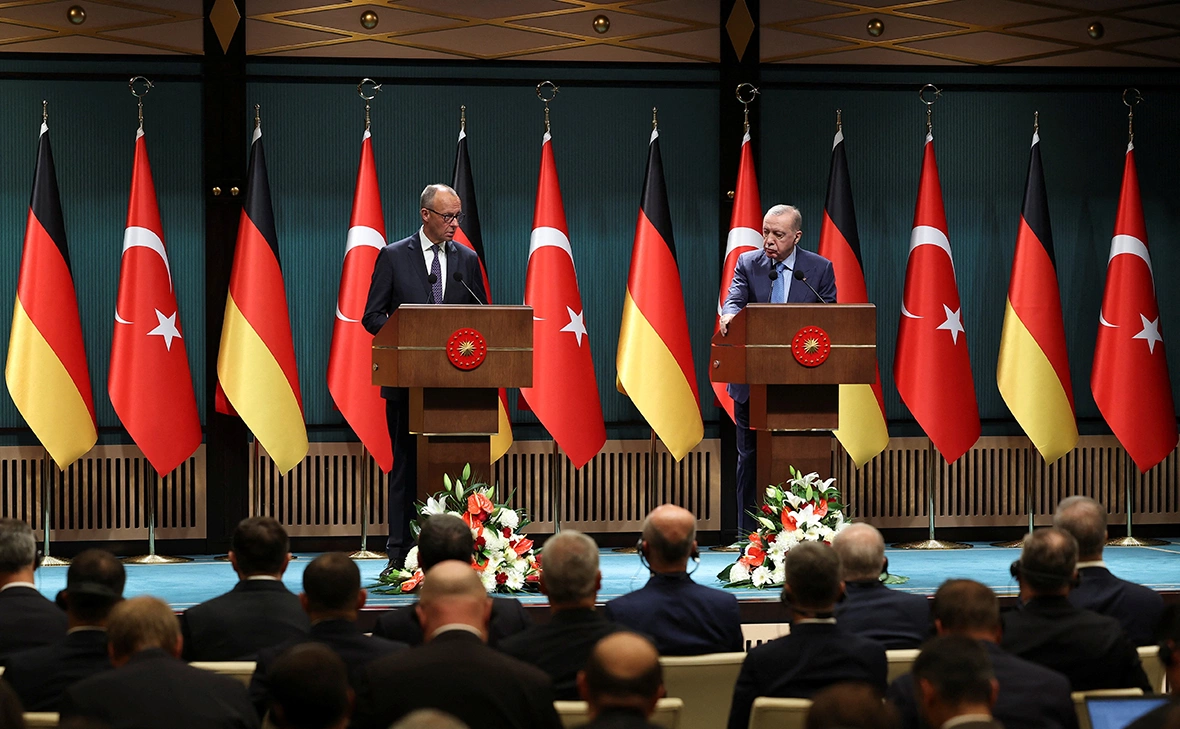 Umit Bektas / Reuters