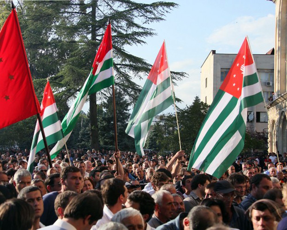 Майдан в Сухуме: почему начались волнения в Абхазии