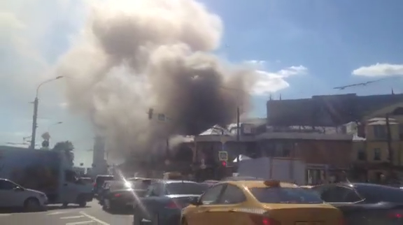 Опубликовано видео пожара на Таганской площади в Москве