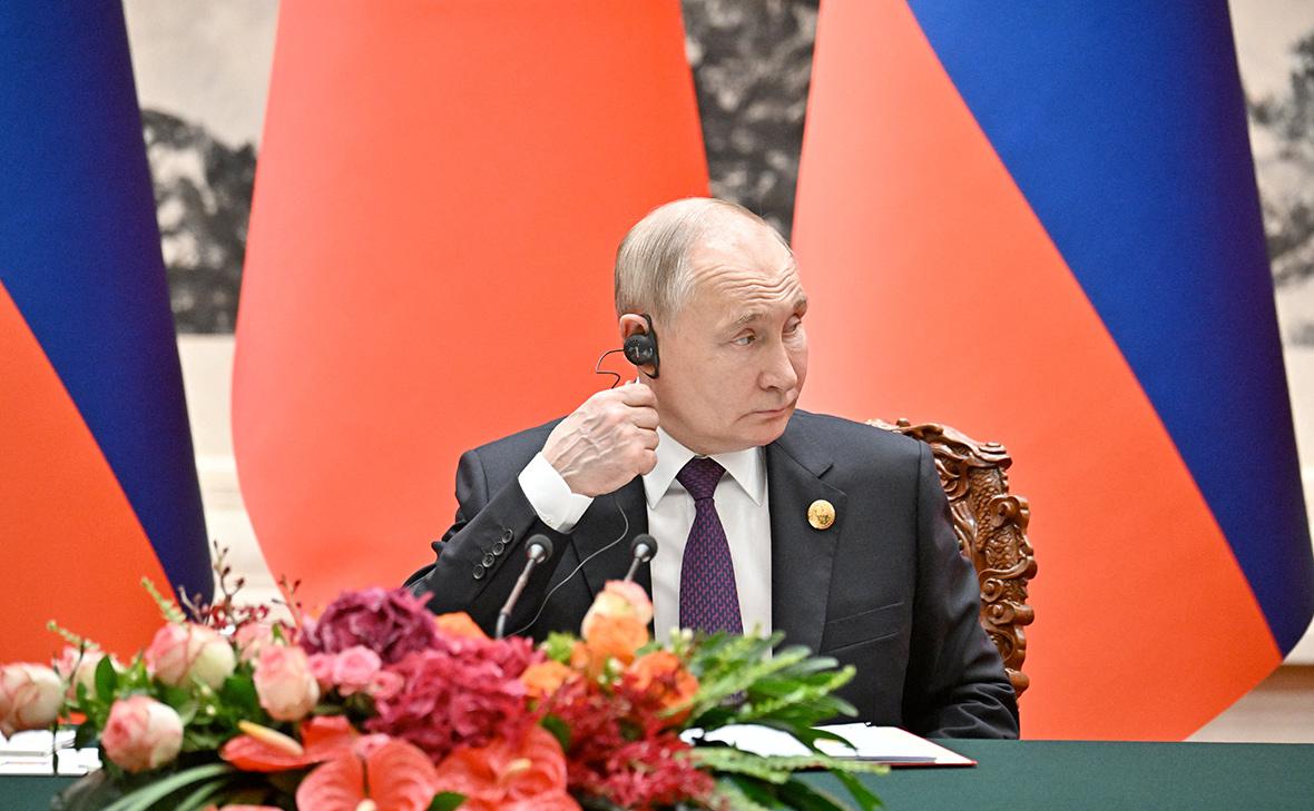 Си Цзиньпин угостил Путина уткой по-пекински и тушеным трепангом