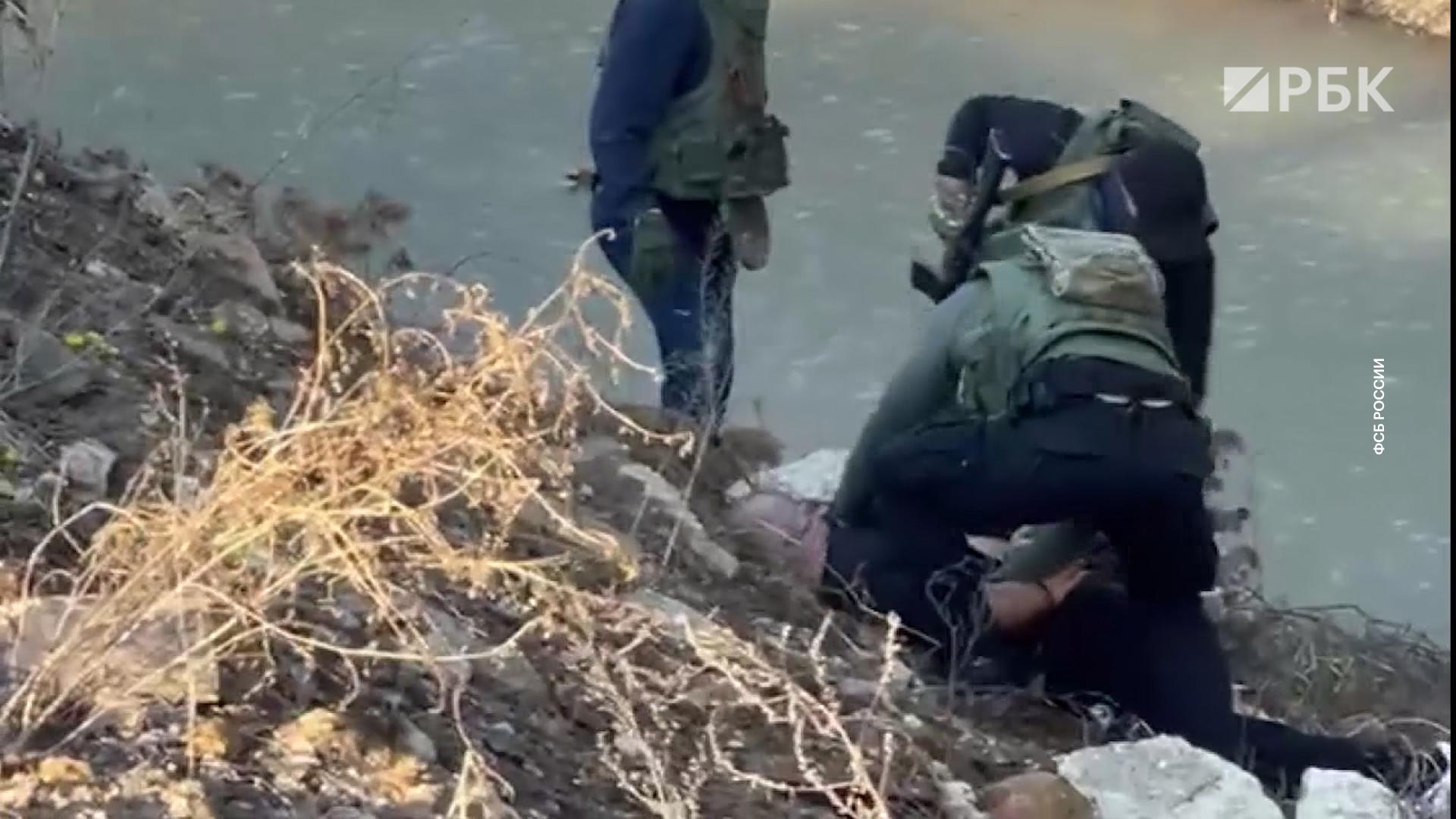 Появилось видео задержания создателей схемы с обзвоном людей мошенниками