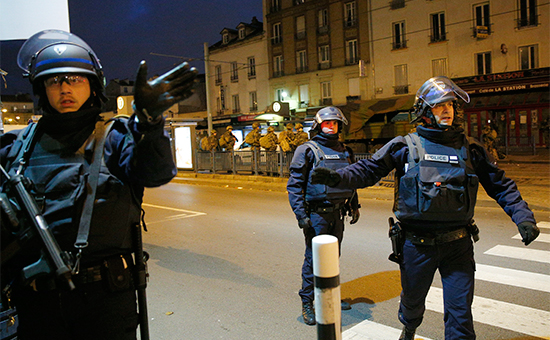 Полицейские&nbsp;в парижском пригороде Сен-Дени