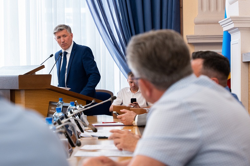 Глава сибирского филиала СГК констатировал, что в Новосибирске есть проблемы с получением разрешений на разрытия, с оформлением документов на ограничение дорожного движения
