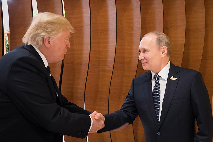 Дональд Трамп и Владимир Путин, 2017 год