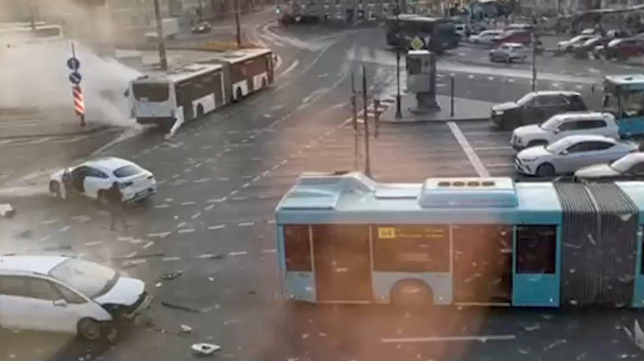 В Петербурге задержали водителя, устроившего ДТП на площади Восстания