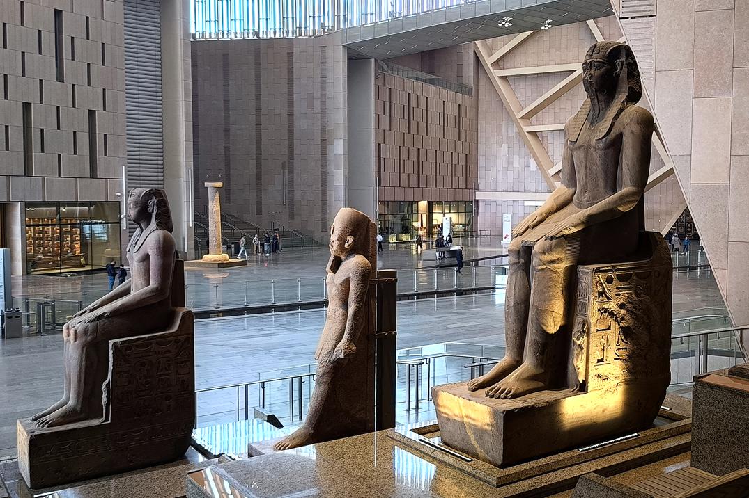Часть экспозиции Большого Египетского музея