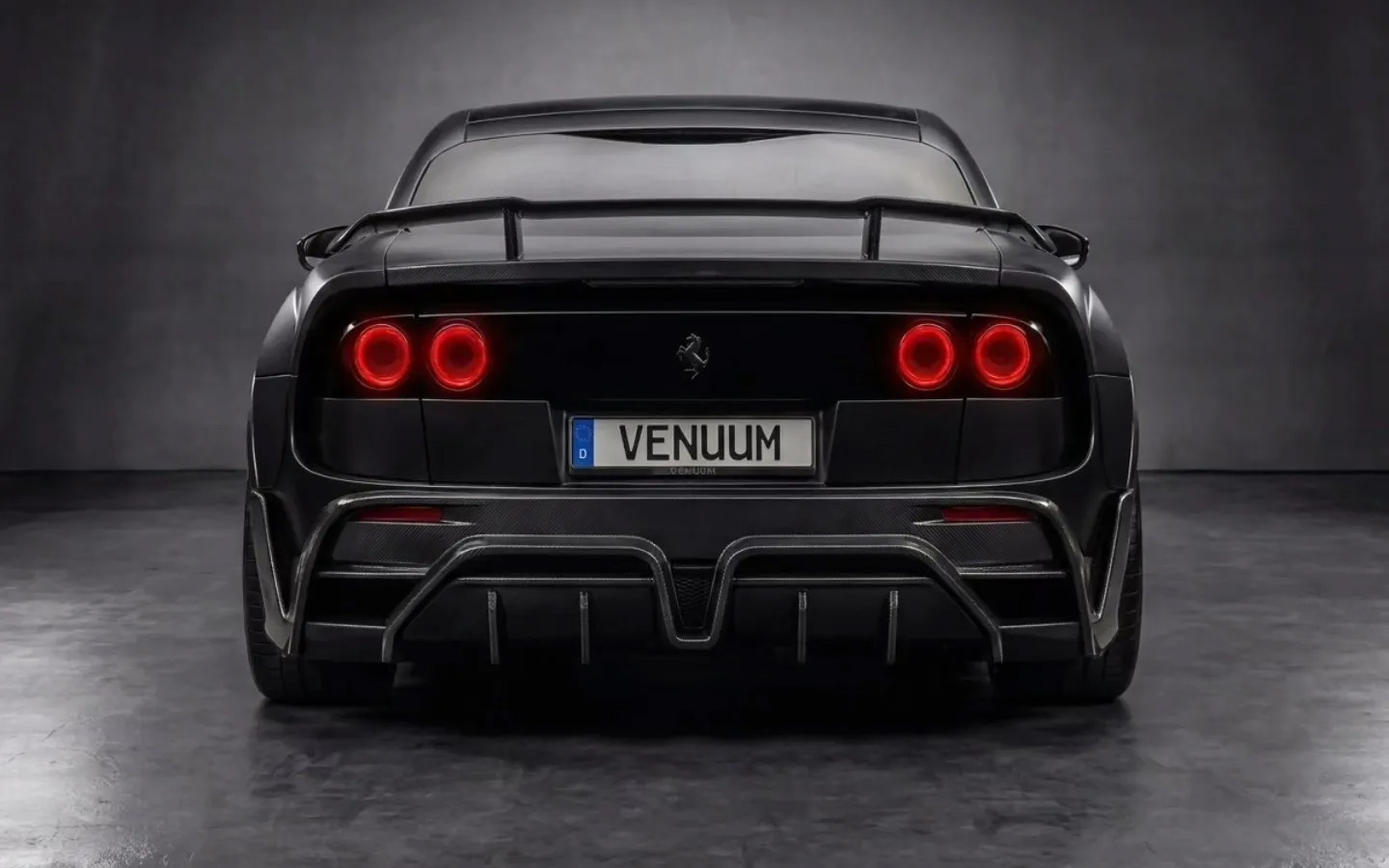 Дизайн Ferrari Luce выполнен в сотрудничестве с выходцами из Apple