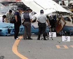 В США самолет упал на автомобиль