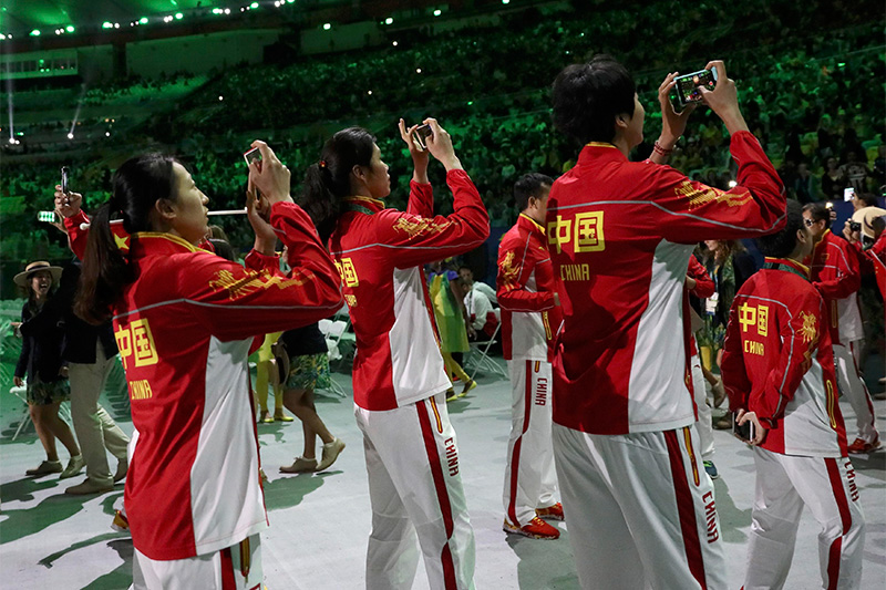 Китайские спортсменки во время парада спортсменов на церемонии закрытия Игр