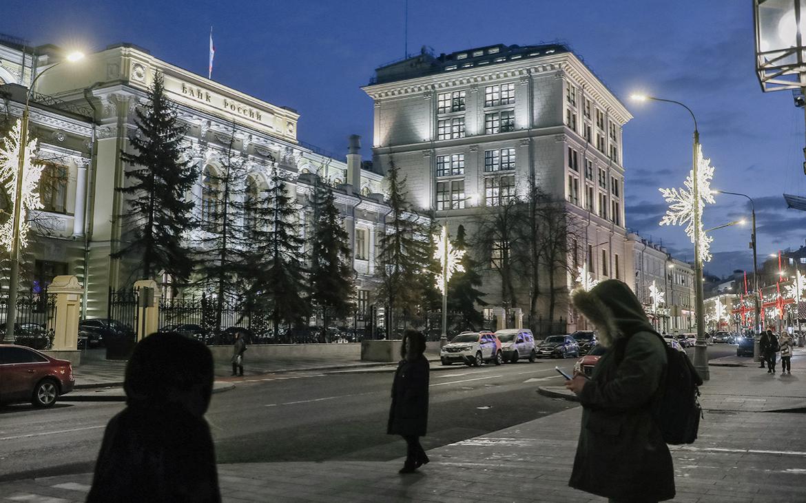 ЦБ оценил рост спроса на валюту в период декабрьского падения рубля
