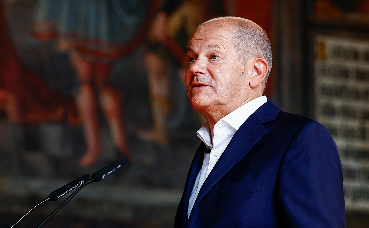 Leon Kuegeler / Reuters