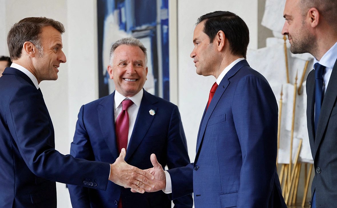 Ludovic Marin / Reuters