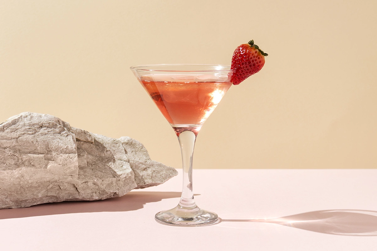 В своих воплощениях, которые охватывают самые разные сочетания — от гастрономичных до совершенно нелепых, коктейль «Маргарита» универсален