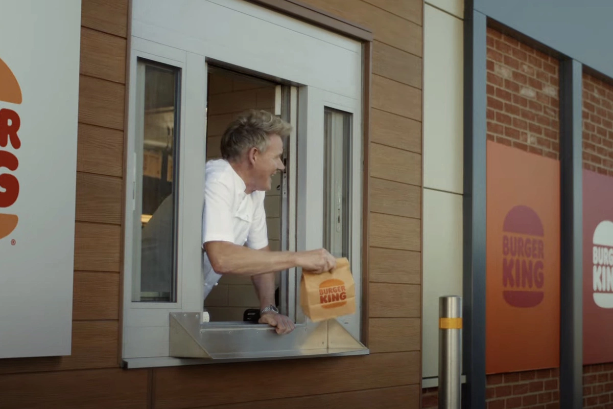 В рекламе подчеркивается, что в создании нового продукта Рамзи не участвовал, а слоганом запуска стала фраза «Сделано не Гордоном»