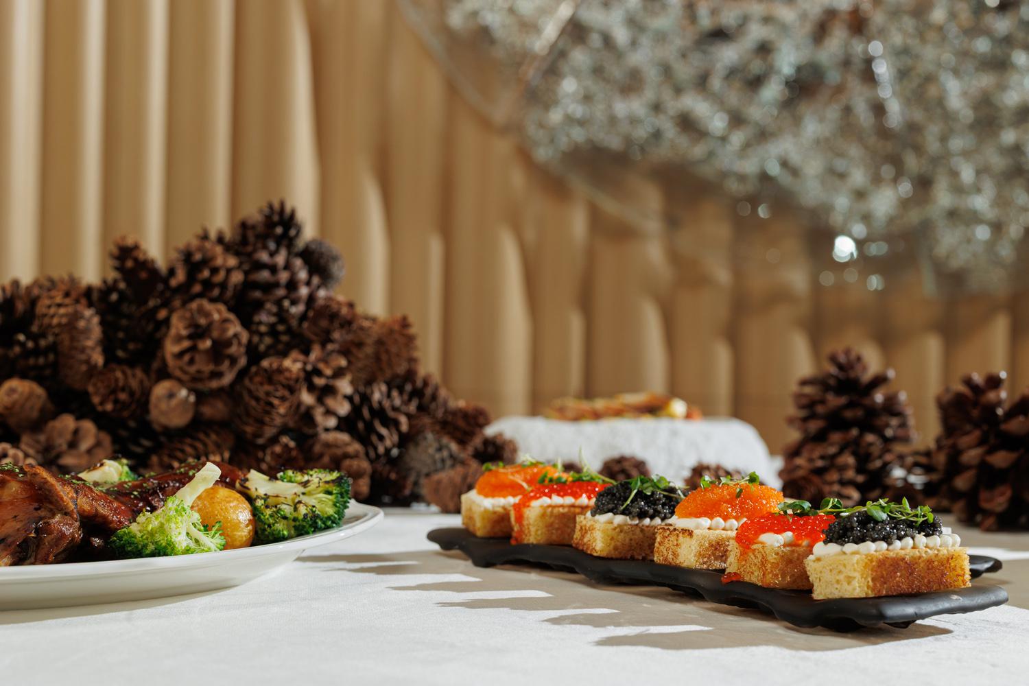 Бриошь с икрой&nbsp;