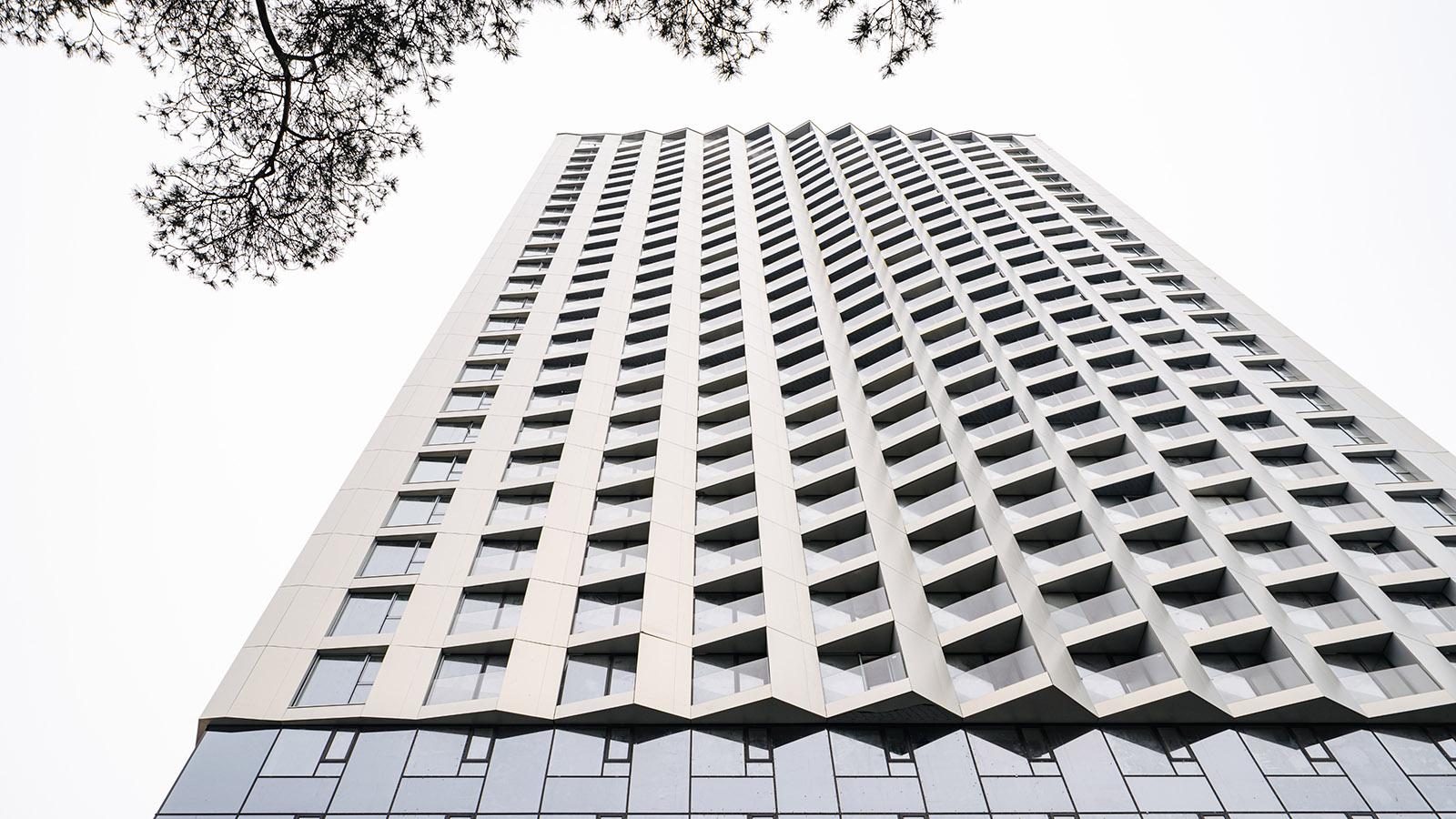 Фотография первого построенного дома, выдача ключей в котором запланирована весной 2026 года