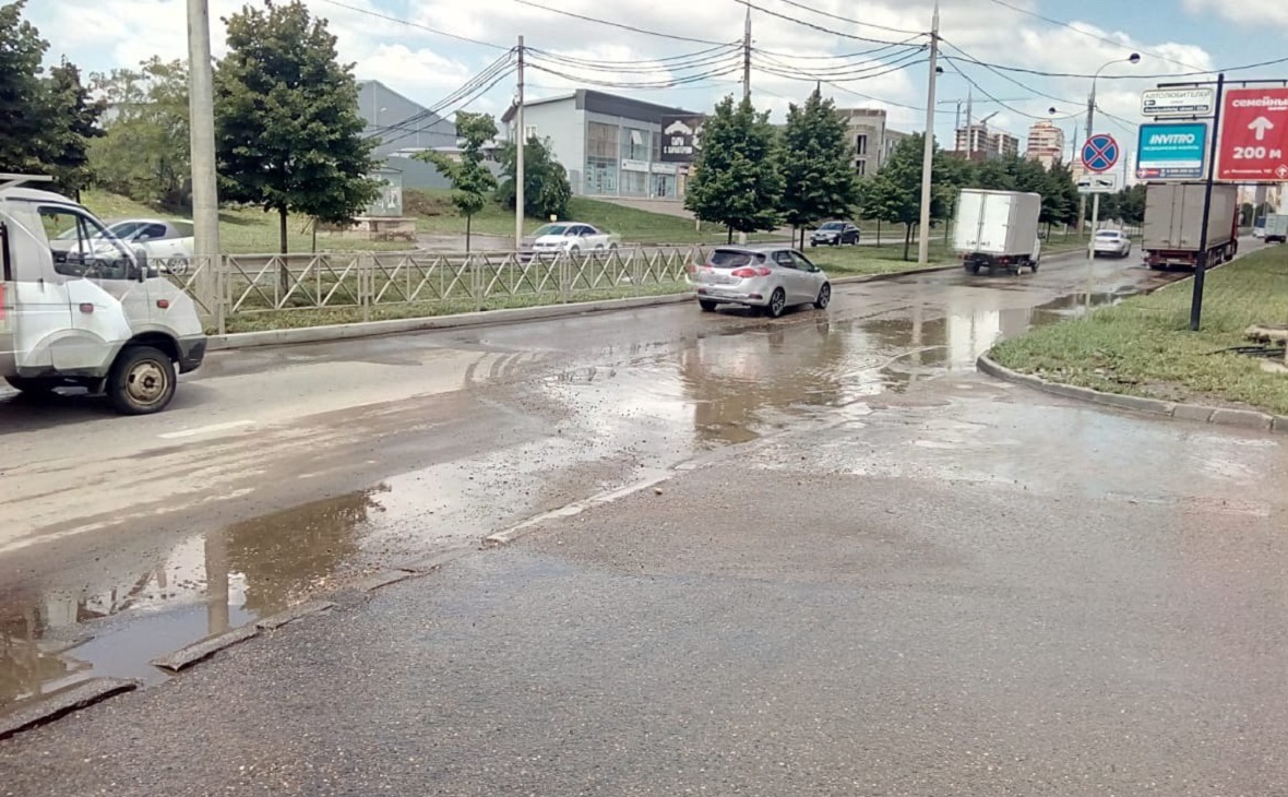 Воду на ул. Московской в Краснодаре полностью откачают к вечеру 22 июля —  РБК