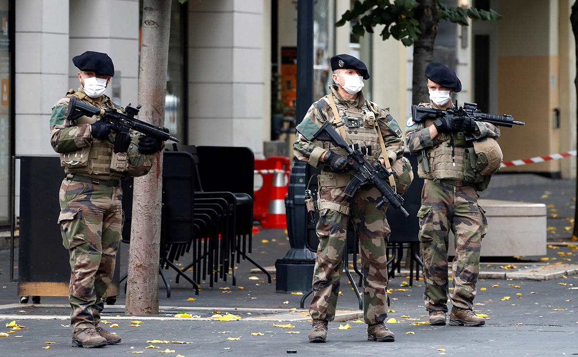 В третьем за день городе Франции попытались совершить нападение с ножом