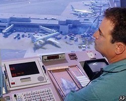 В аэропорту Внуково совершил аварийную посадку самолет