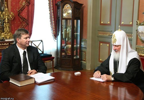 Патриарх Кирилл удостоен премии "Серебряная калоша"