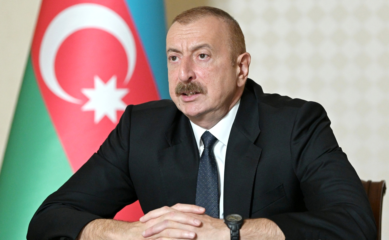 Алиев заявил о ежедневных поставках Армении оружия из-за рубежа