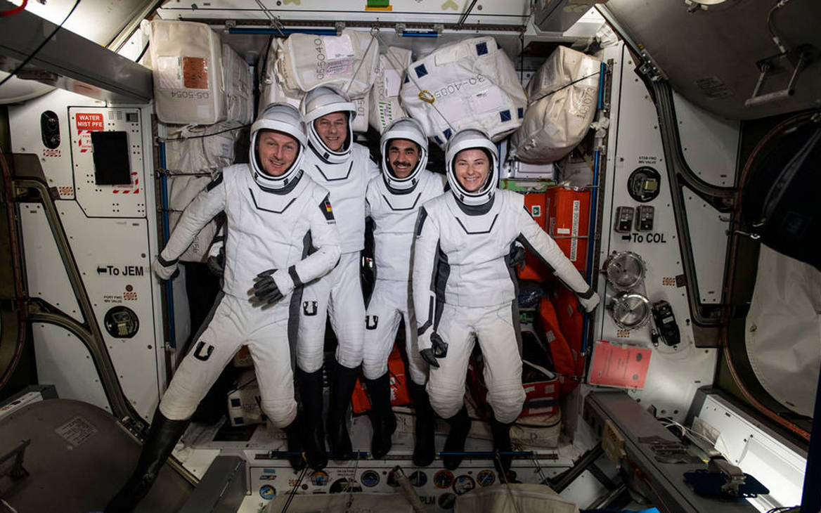 Астронавты NASA вернулись на корабле SpaceX с полугодовой миссии на МКС