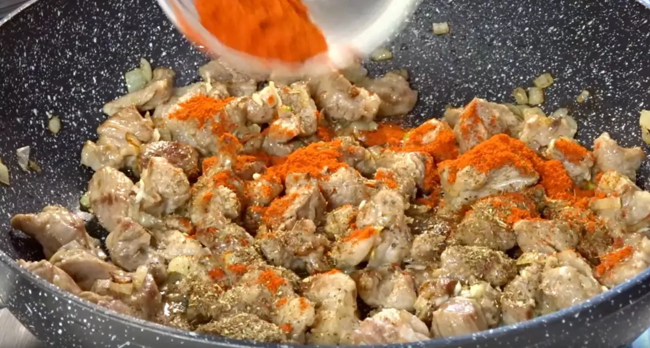 Хорошо перемешайте блюдо