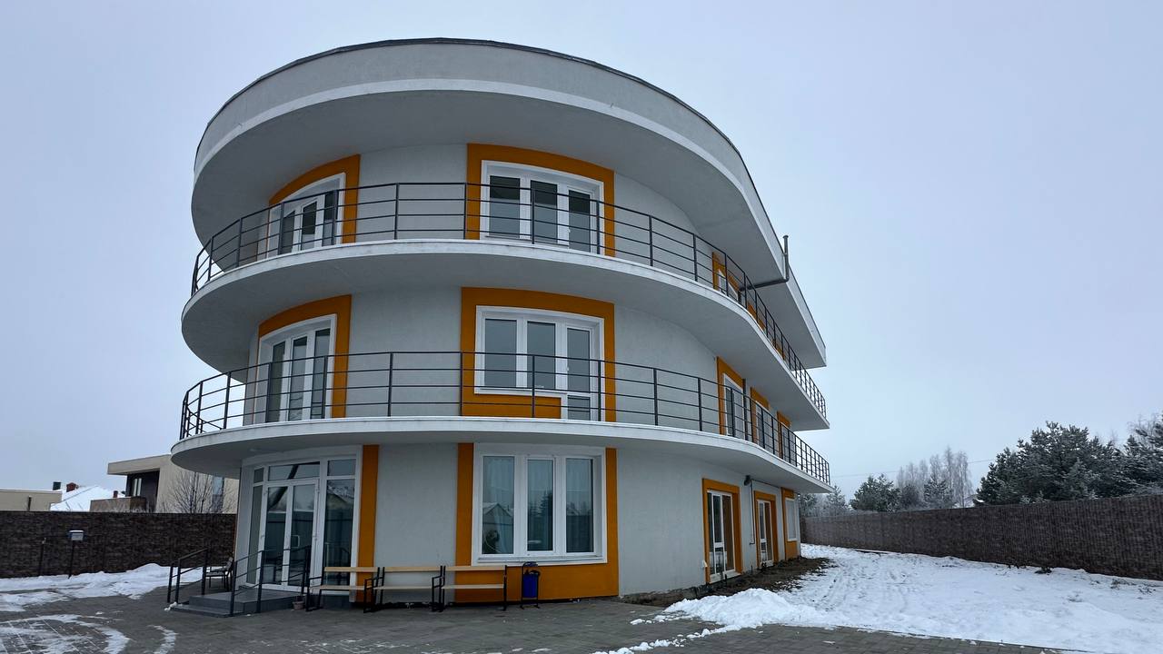 Здание пансионата в пос. Александровское