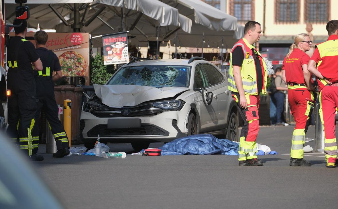 Автомобиль въехал в толпу людей в Лейпциге