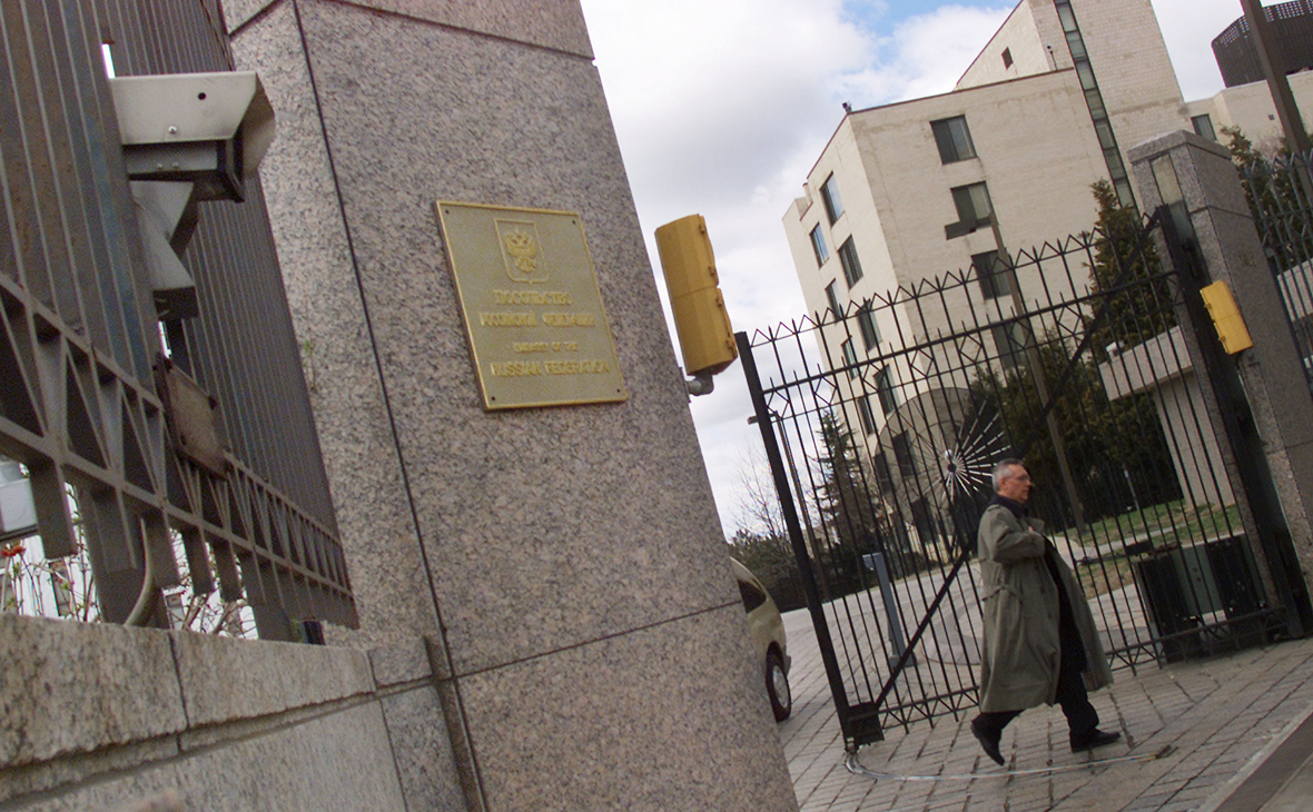 Вид на здание посольства России в Вашингтоне