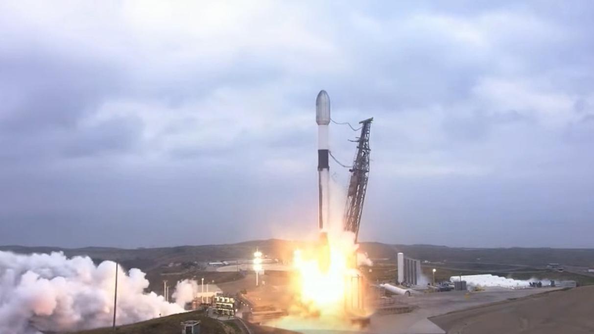 SpaceX запустила вторую партию спутников предупреждения об ударах ракет