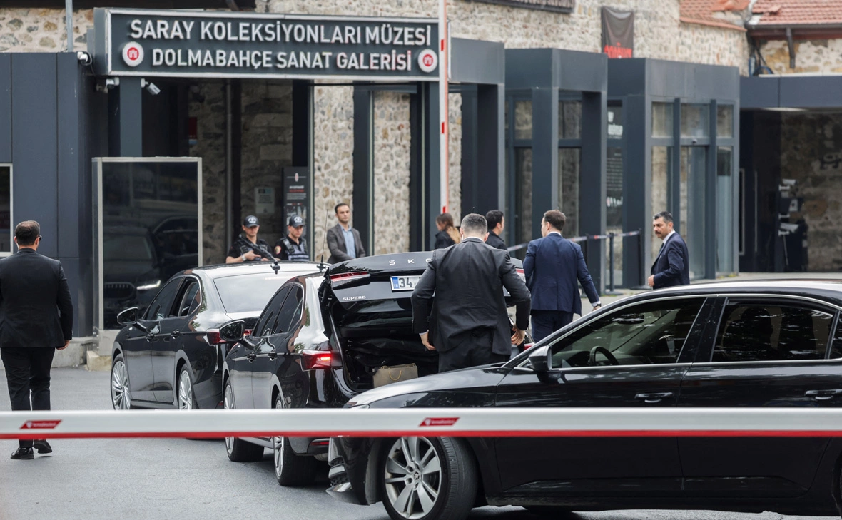 Leonhard Foeger / Reuters