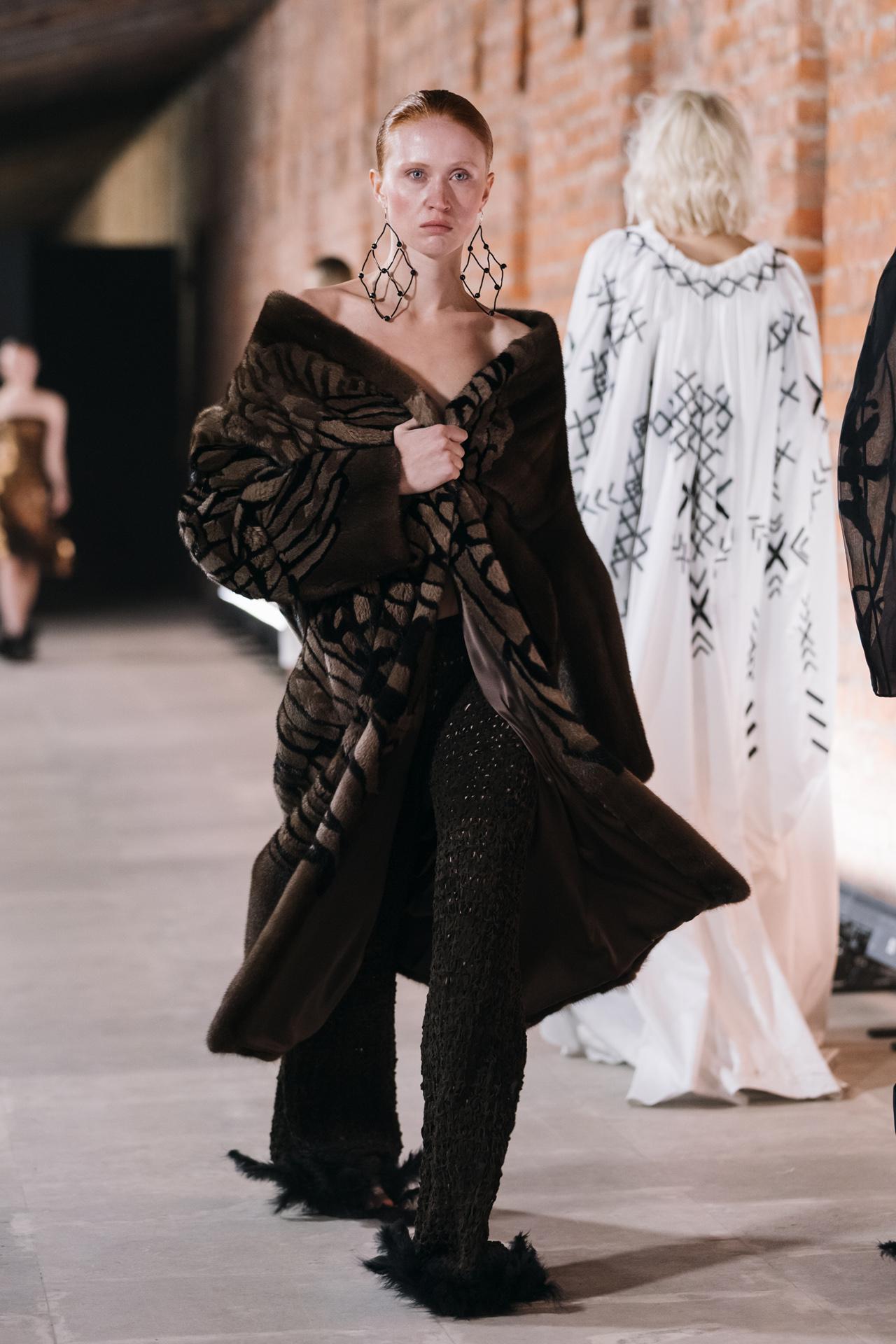 Показ Alena Akhmadullina