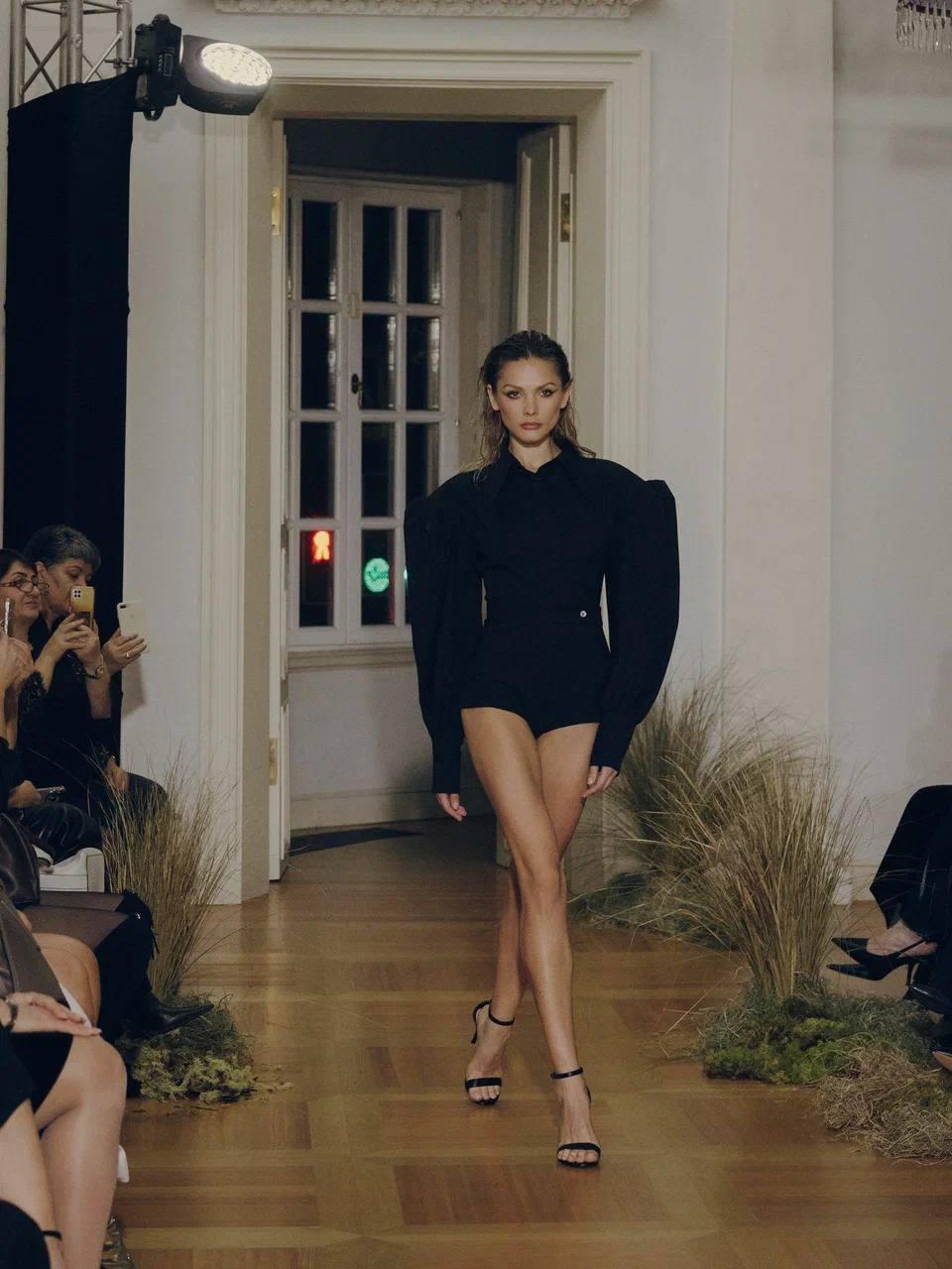 Показ женской коллекции Number One Rebel, N68